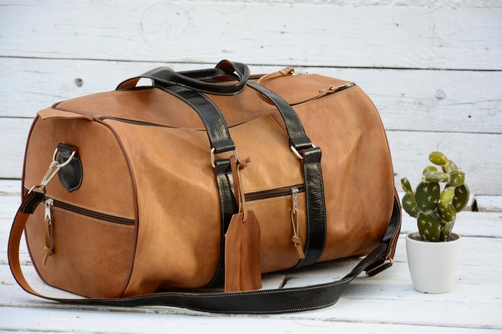 Actual product image Only-Bags.Store Duffel bag in light brown leather with black strap, vintage-look weekend bag