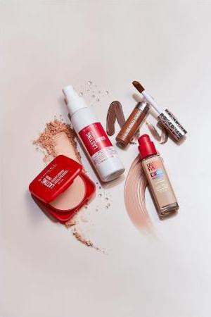 Actual product image Rimmel London Lasting Finish 35H (103 True Ivory)