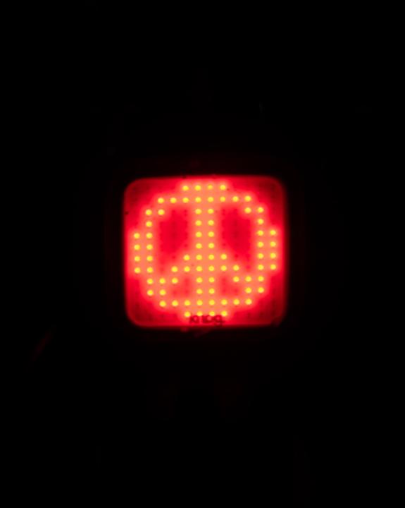 Image du produit knog. Blinder Ripper Light, red LED, Peace, black (100 lumens) (100 lm)