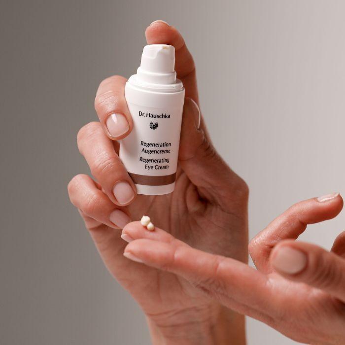 Produktbild Dr. Hauschka Regeneration Augencreme (Crème, 15 ml, Tag)