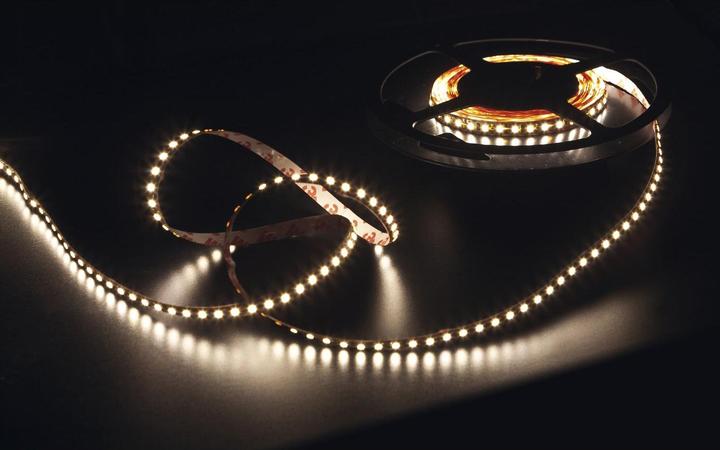 Produktbild Bilton LED-Band Led-Streifen Rolle 5 Meter IP66, 3000K warmweiss 5,8W (Warmweiss, 500 cm)