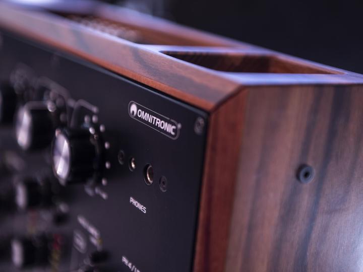 Image du produit Omnitronic TRM-402 (Contrôleur DJ)