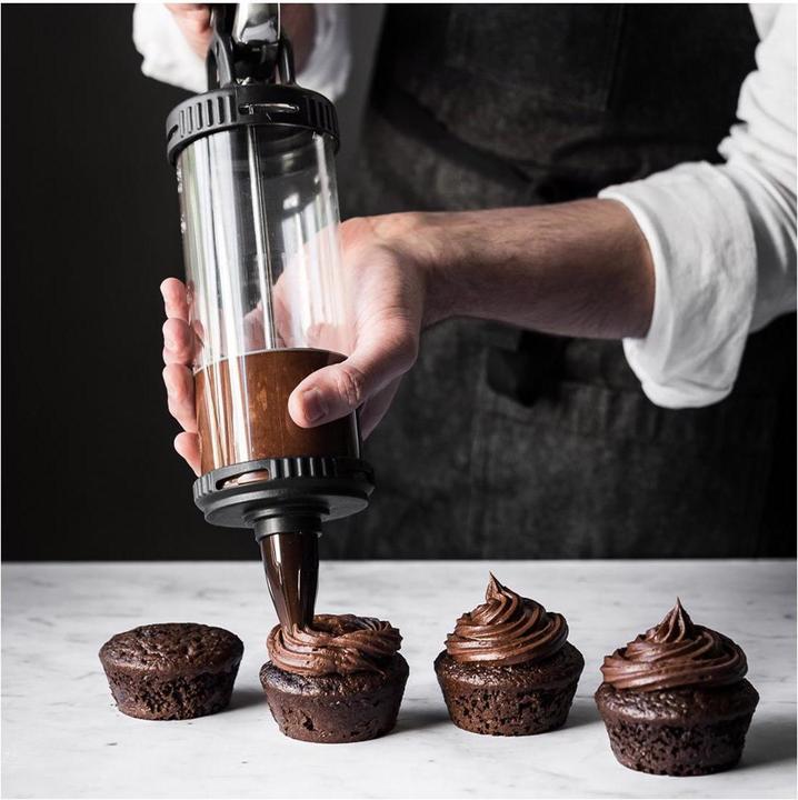 Actual product image de Buyer Le Tube PRO garnish syringe for chefs (Piping bag, 750 ml)