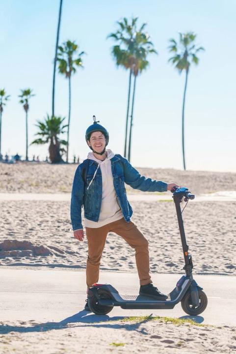 Actual product image Segway-Ninebot KickScooter P65D (20 km/h, 65 km, 500 W)