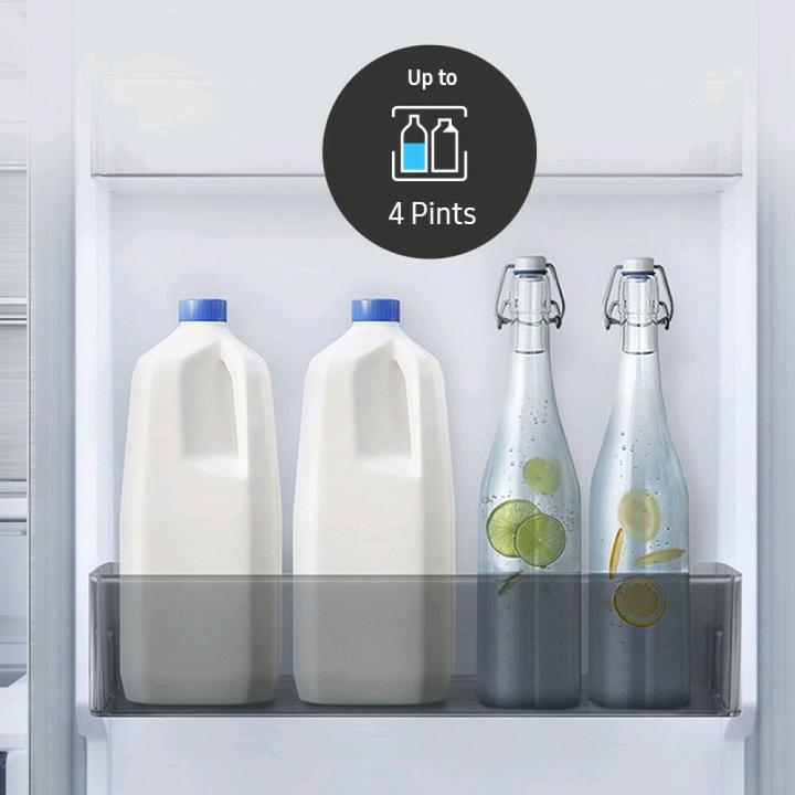 Actual product image Samsung RB38T607BS9 Combined Refrigerator Capacity 387 Litres (387 l)