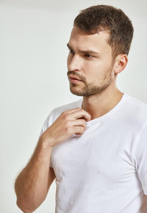 Actual product image Urban Classics Fitted Stretch Tee (XXL)