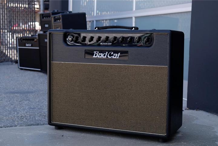 Productafbeelding Bad Cat "Black Cat" 1x12 Combo (Gitaar, 20 W)