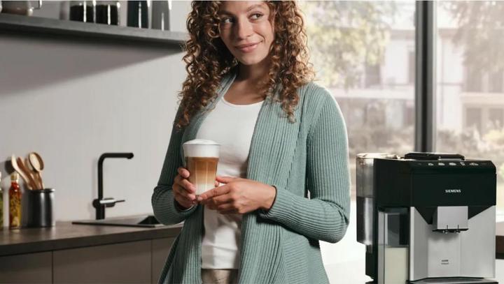 Produktbild Siemens Kaffeevollautomat, EQ500 integral, Daylight silver, Klavierlack schwarz, TQ513D01 (CH-Stecker)