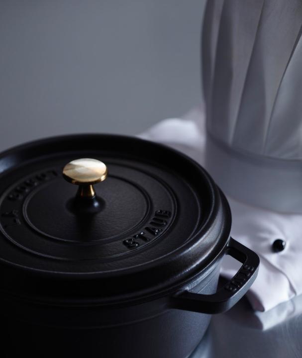 Produktbild Staub Cocotte (28 cm, Bräter + Schmortopf, Gusseisen)