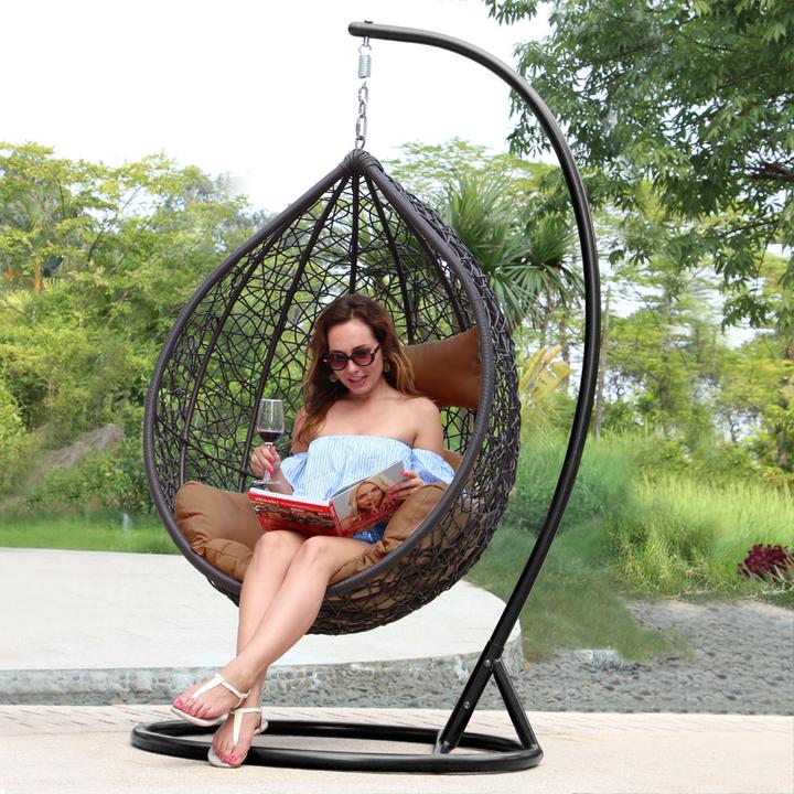 Immagine prodotto PureHaven Sedia sospesa 115x120x202 cm in rattan-plastica elegantemente modellata con cuscino impermeabile (120 kg)