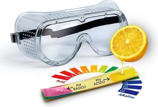 Actual product image Clementoni The Chemistry Laboratory