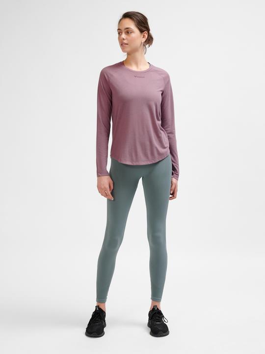 Actual product image hummel hmlMT VANJA T-SHIRT L/S (XS)