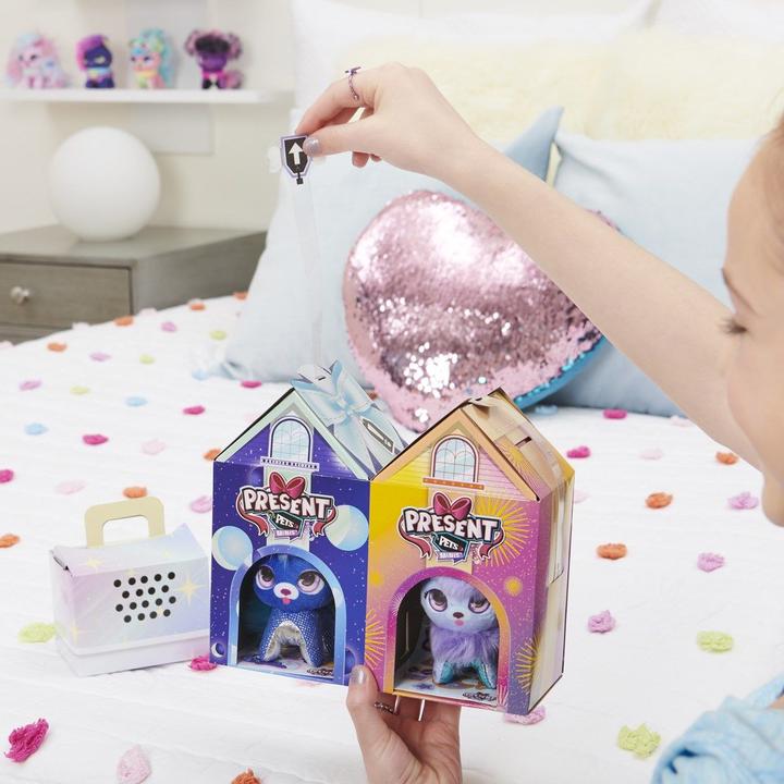 Actual product image Spin Master Present Pets Minis, galactic trio 3-pack with 7.6cm plush animals, children's toys for ma (20.65 cm)