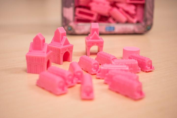 Produktbild Days of Wonder Zug um Zug-Play Pink (Deutsch)