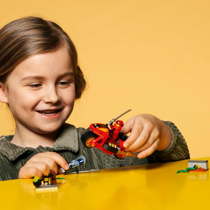 Produktbild LEGO Kais Feuer-Bike (71734, LEGO Ninjago)