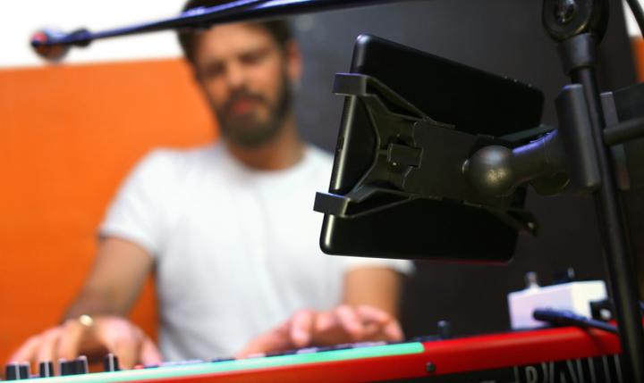 Actual product image IK Multimedia iKlip Xpand