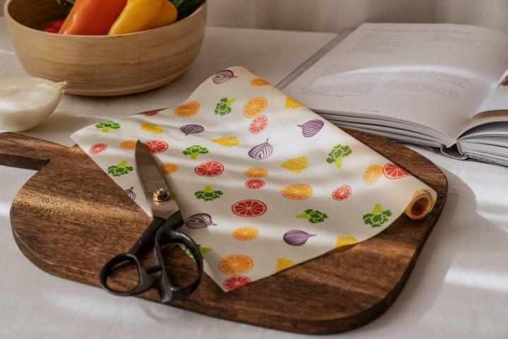 Actual product image Nuts Beeswax Cloth Roll Fruit, 30.5x90 cm (1 x)