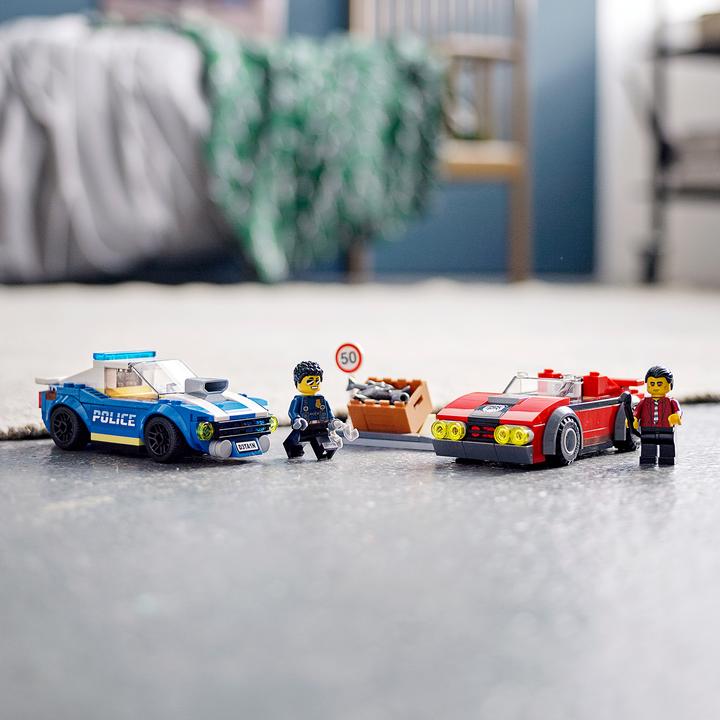 Image du produit LEGO Arrestation sur l'autoroute (60242, LEGO City)