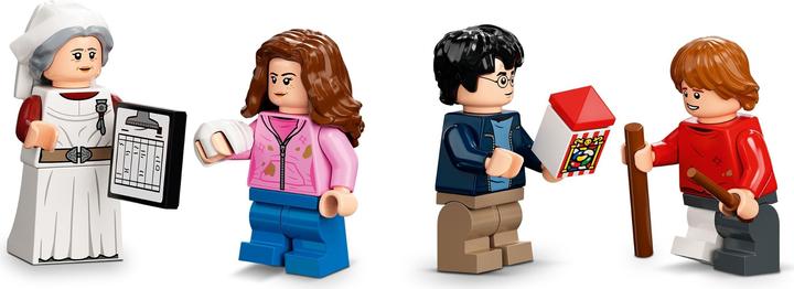 Actual product image LEGO Hogwarts Hospital Wing (76398, LEGO Harry Potter)