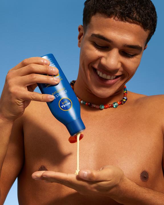 Actual product image NIVEA Protect and Moisture (Suntan lotion, SPF 30, 200 ml)