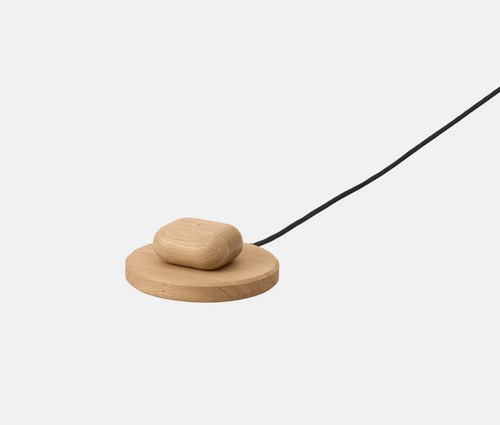 Actual product image Oakywood Slim Charging Pad - wooden wireless charger - color Oak -