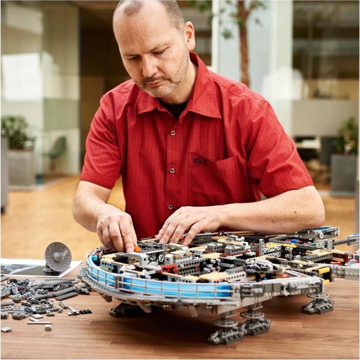 Actual product image LEGO Millennium Falcon (75192, LEGO Rare Sets, LEGO Star Wars)