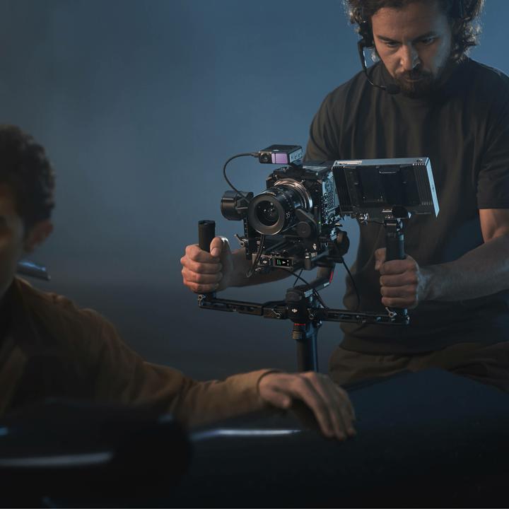 Actual product image DJI RS 4 Pro (Single-lens reflex camera, System camera, 4.50 kg)
