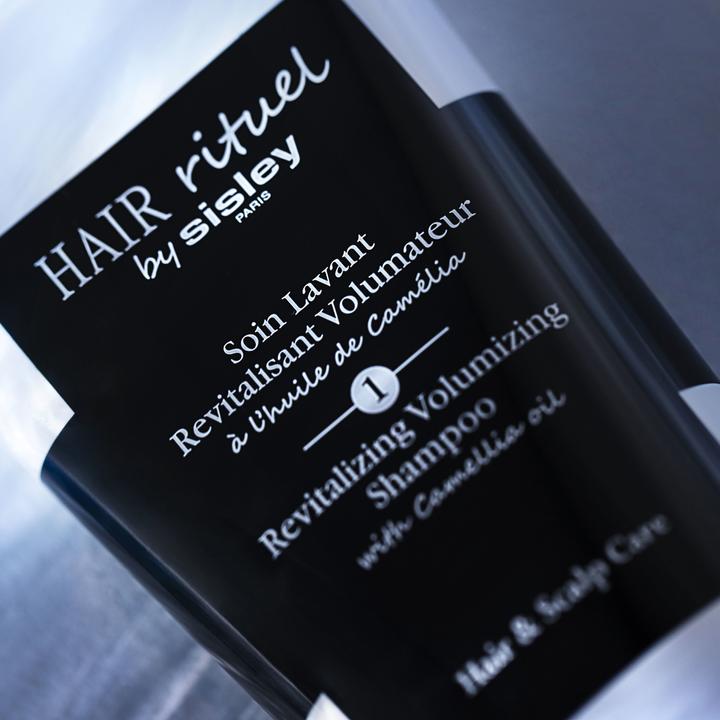 Actual product image Hair Rituel by Sisley Soin Lavant Revitalisant Volumateur (200 ml, Liquid shampoo)