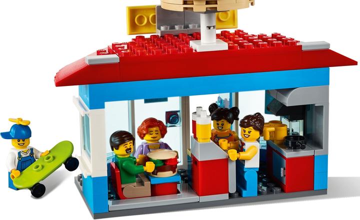 Image du produit LEGO Place de la ville (60271, LEGO City)