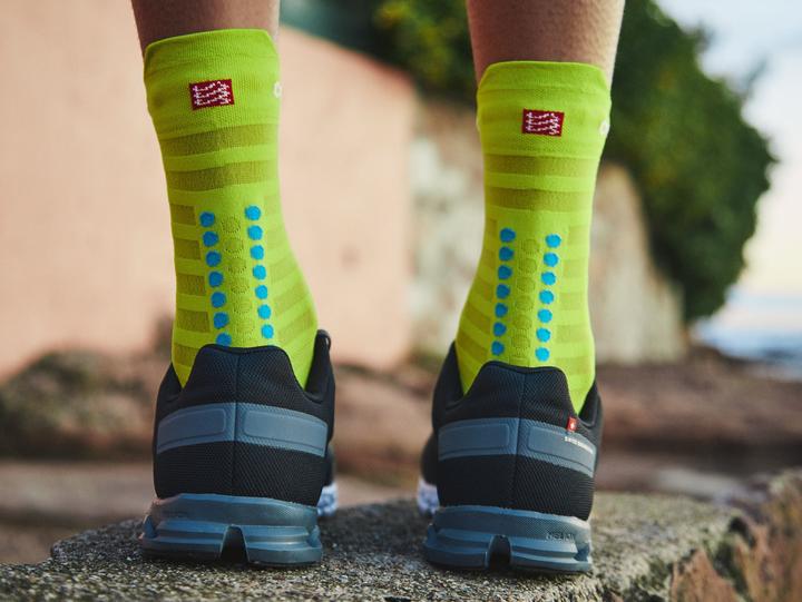 Actual product image Compressport Pro Racing Socks v4.0 Ultralight Run High (42 - 44)