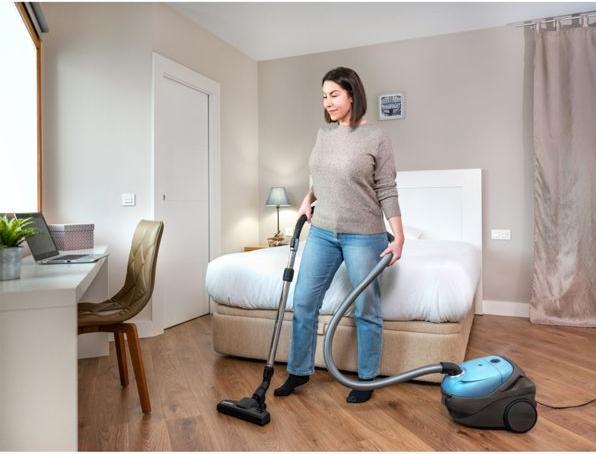 Actual product image Nilfisk - One LBB10P05A - Stofzuiger met zak (Dry vacuum cleaner)