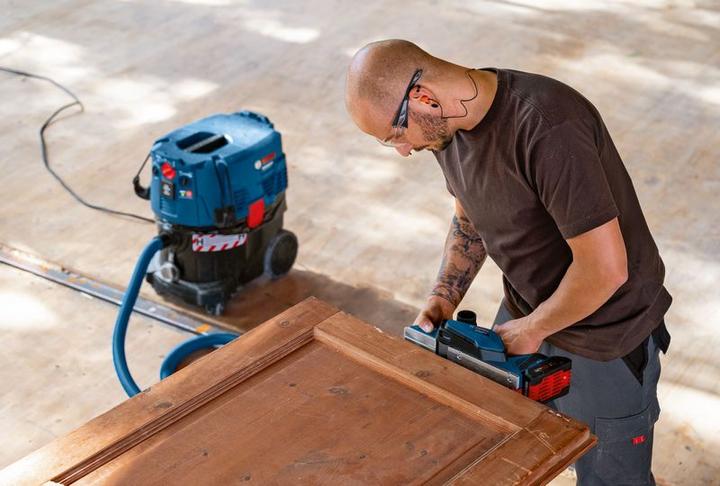 Actual product image Bosch Professional Cordless planer GHO 18V-26, in box