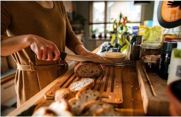 Produktbild Fiskars Functional Form Schneidebrett und Brotmesser Set