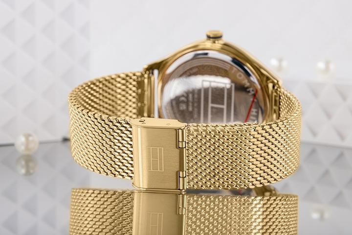 Actual product image Tommy Hilfiger Lexi (Analogue wristwatch, 41 mm)