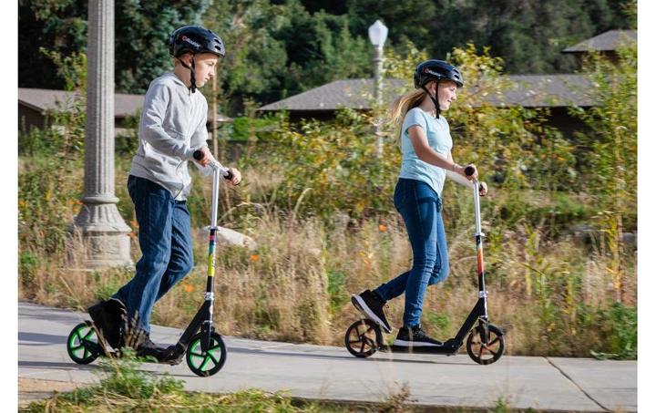 Actual product image Razor Scooter A5 Lux Lighted Green