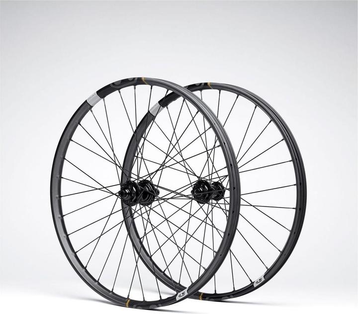 Crankbrothers Jeu de roues Synthesis Carbon DH11 I9 Hydra Tubeless Ready, 27.5", ISO (Jeu de roues, 27.5")