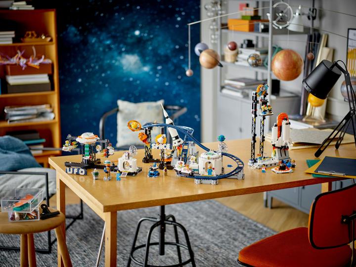 Produktbild LEGO Weltraum-Achterbahn (31142, LEGO Creator Expert)