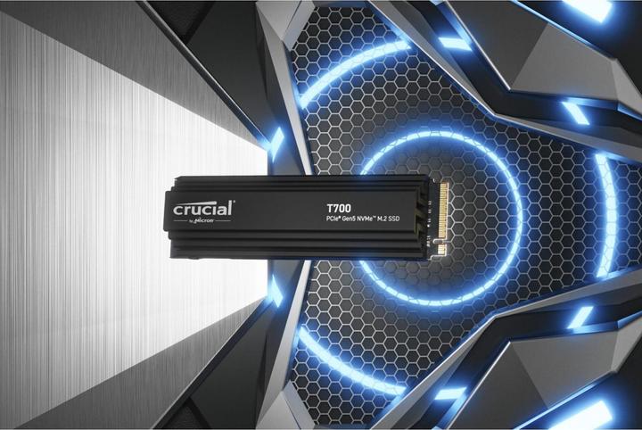 Actual product image Crucial T700 with Heatsink (2000 GB, M.2 2280)