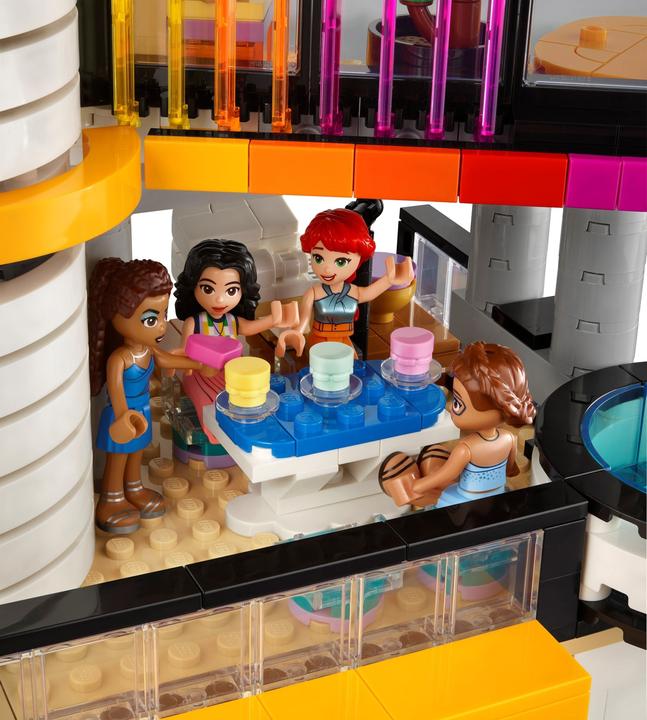 Actual product image LEGO Andrea's Modern Mansion (42639, LEGO Friends)