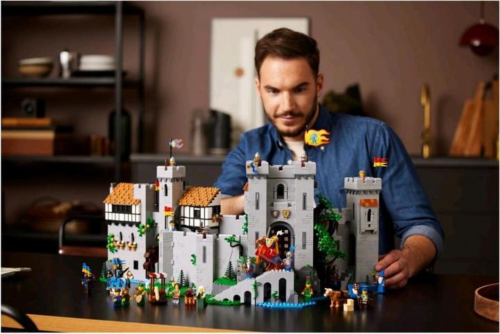 Produktbild LEGO Burg der Löwenritter (10305, LEGO Seltene Sets, LEGO Icons)