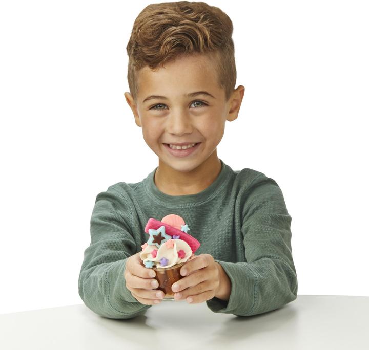Productafbeelding Play-Doh Kitchen Creations Kneedplezier Café, Café speelset met 20 accessoires en 8 blikken