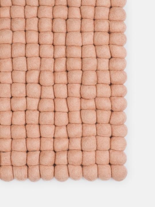 Image du produit Myfelt Merle Tapis de boules de feutre carré (70 x 100 cm)