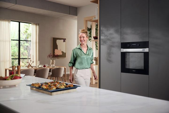 Actual product image Miele H 2861-1 B 125 Edition