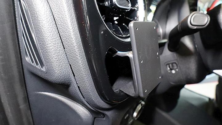Produktbild Brodit ProClip Mercedes Benz Vito 24-25 - Left mount