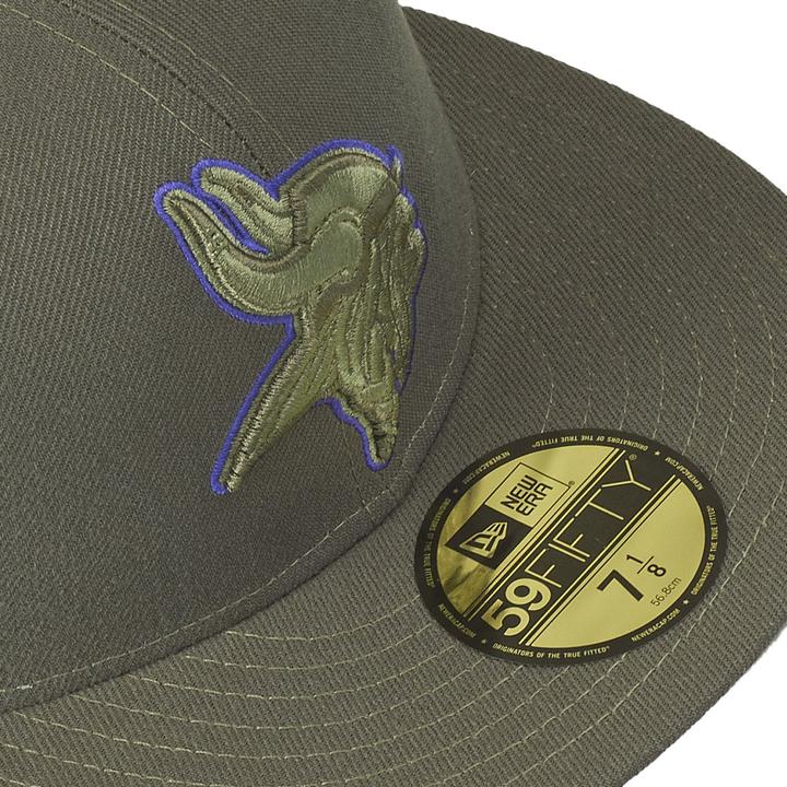 Actual product image New Era 59Fifty Salute To Service Minnesota Vikings (7 1/8)