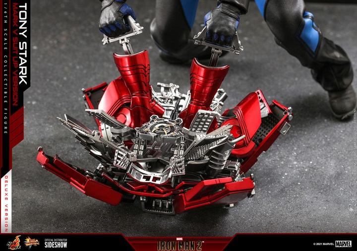 Immagine prodotto Hot Toys Movie Masterpiece 1/6 Tony Stark (versione con tuta del marchio V) Deluxe