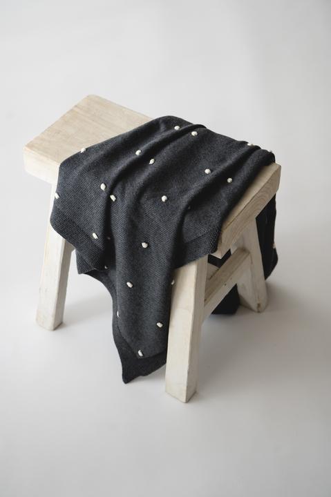 Produktbild Kaiser Babydecke Knots dark grey/knot natural 80 x 100 cm (80 x 100 cm)
