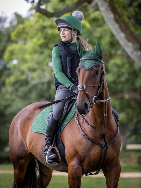 Immagine prodotto LeMieux Copri casco da equitazione con pon pon in seta (Taglia unica)