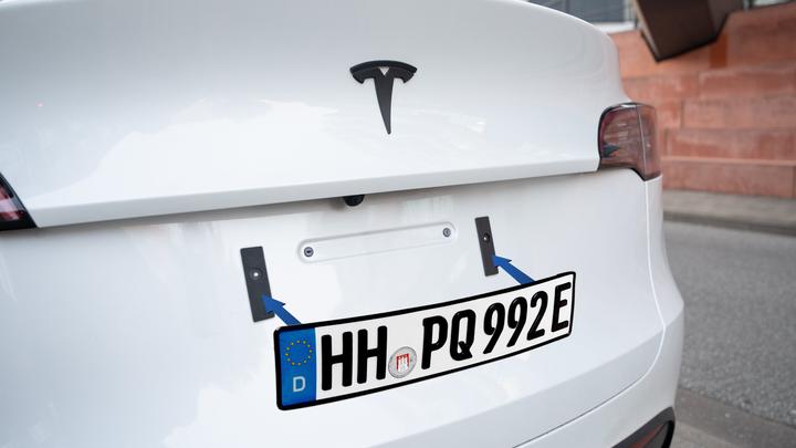 Produktbild Ivality Legaler Magnet-Kennzeichenhalter für Tesla Model 3/Y (Front + Heck)