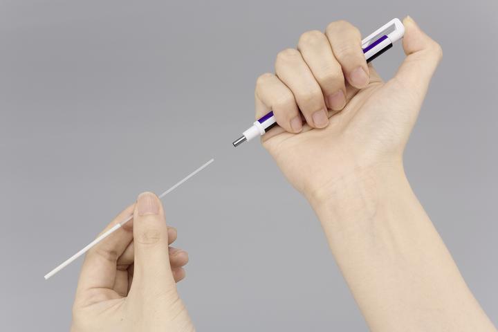 Actual product image Tombow MONO zero